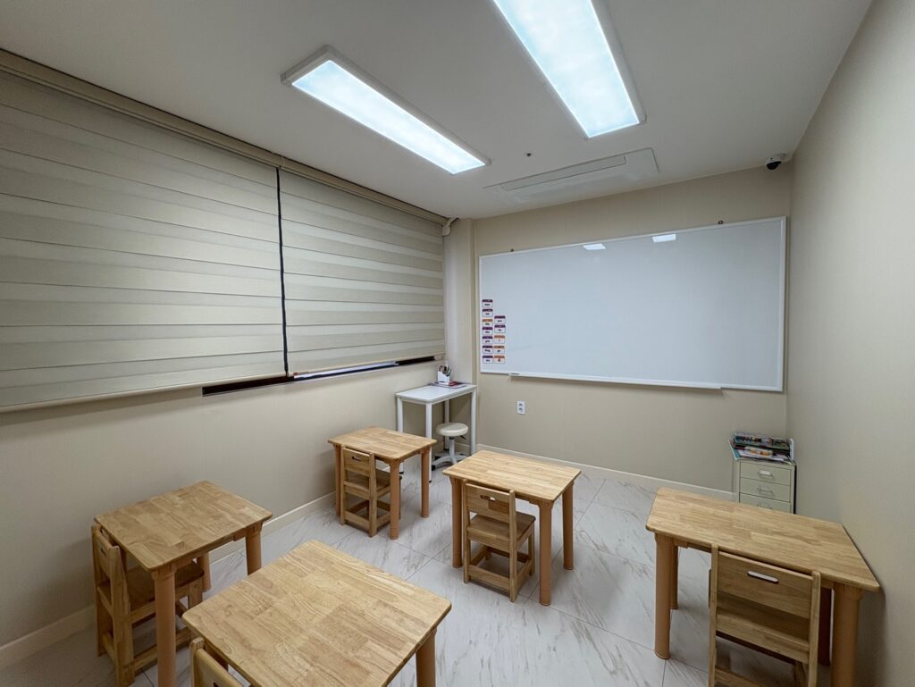 CLASS ROOM2